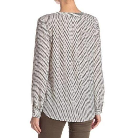 Joie Purine 100% Silk Button Down Blouse White Leopard Print Split Neck Sz Small - Picture 2 of 10